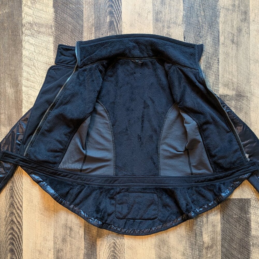 Lululemon Pedal Power Jacket Black Fleece Interior - Picture 3 of 8